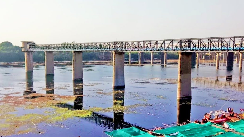 મહીસાગરમાં ફ્રેન્ચવેલની ક્ષમતા ઘટતા ડીસિલ્ટિંગની કામગીરી :  રૂ.59.27 લાખના અંદાજ સામે રૂ.76.46 લાખમાં ડીસિલ્ટિંગ