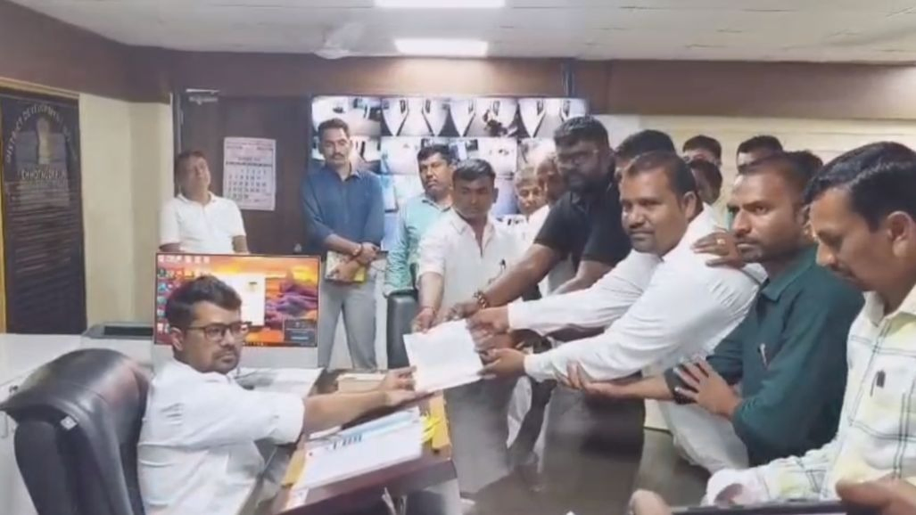 છોટા ઉદેપુર: બોડેલીમાં નાણાપંચની નવી ગાઈડલાઈન સામે સરપંચો લાલઘૂમ, DDOને આવેદન પાઠવ્યું
