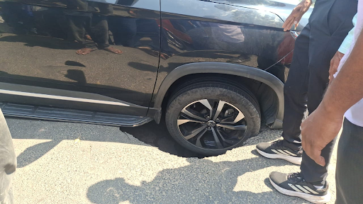 Ahmedabad: Two Cars Get Stuck in Sinkhole On Manekbag Road