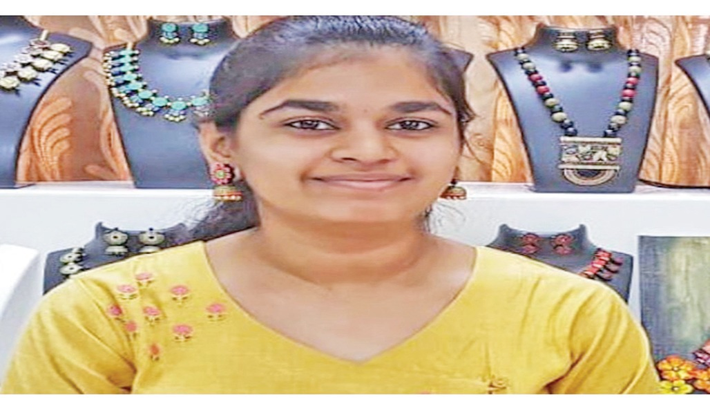 ટેરાકોટા ઘરેણાં ડીઝાઈનર સ્મૃતિ