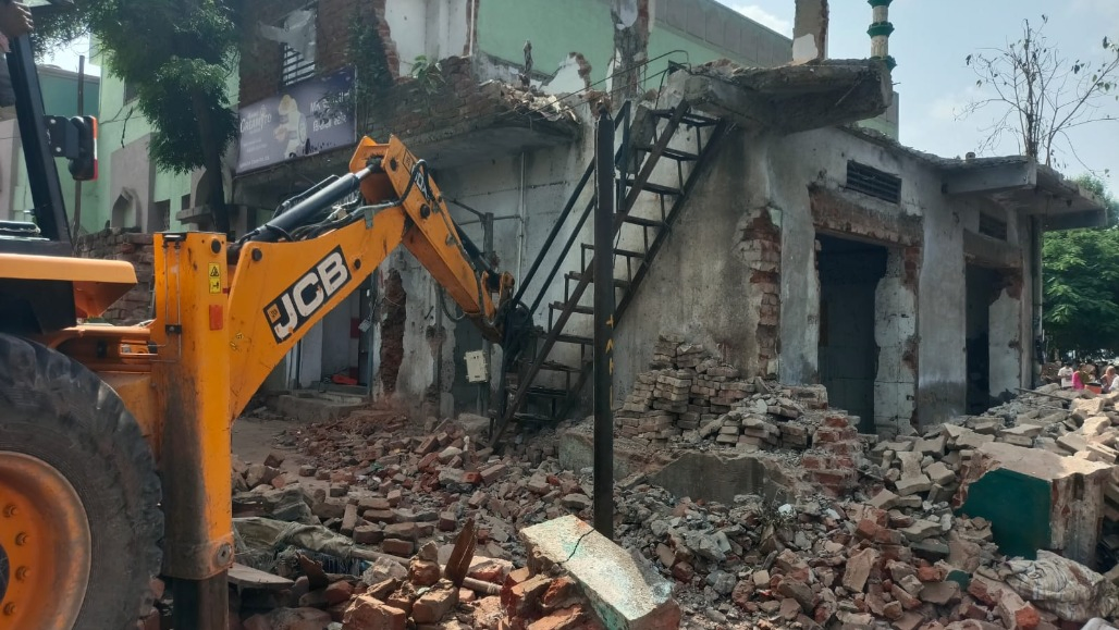 83 Non-Residential Structures in Saraspur Removed for RDP Road Development