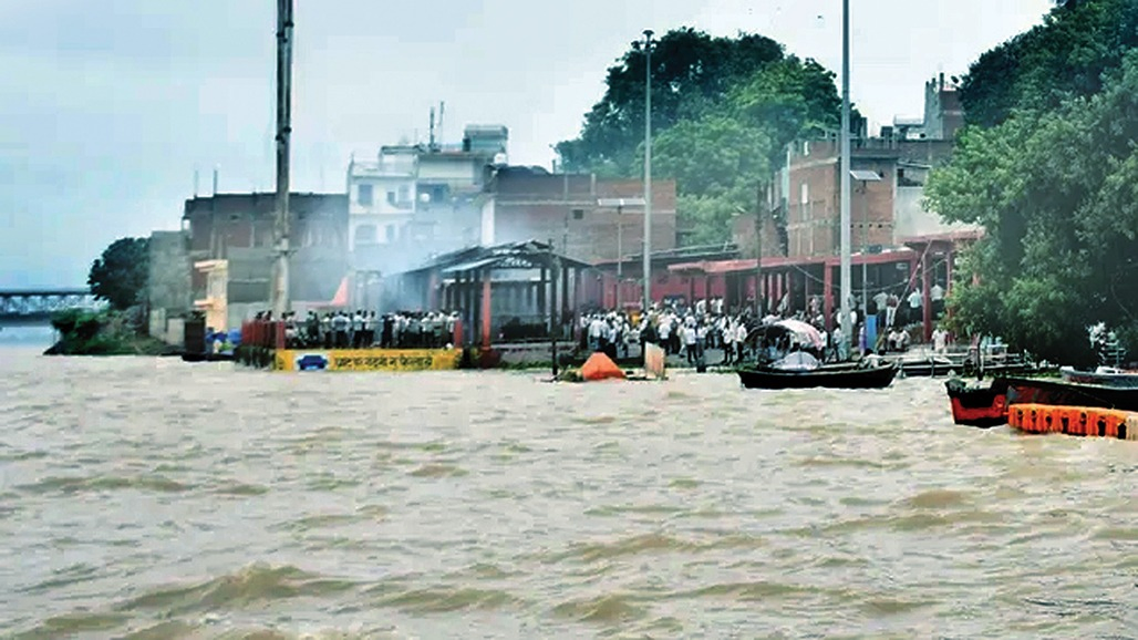 દેશભરમાં મેઘતાંડવ: ઉત્તરાખંડ અને આસામમાં 11ના મોત, UP-ઝારખંડમાં પૂરનું સંકટ, ભૂસ્ખલનથી માર્ગો ઠપ્પ