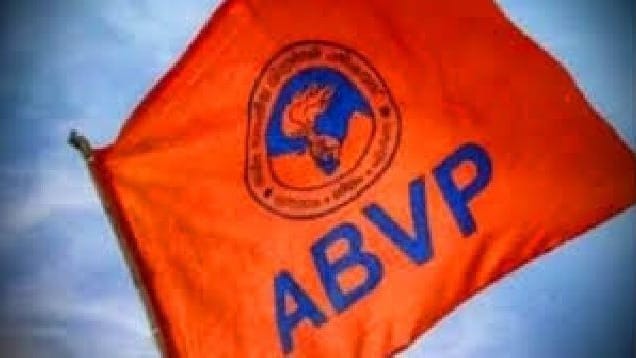 અથડામણ બાદ ABVP દ્વારા પોલીસ મથકનો ઘેરાવો