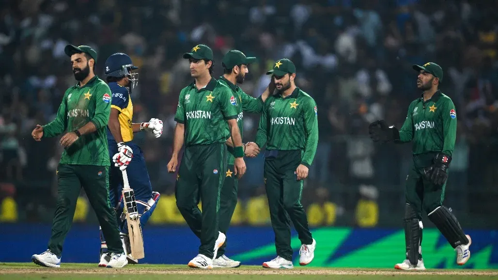 PCB Seizes Mobile Phones of Pakistani Cricketers Ahead of Edgbaston Test: Reports 1