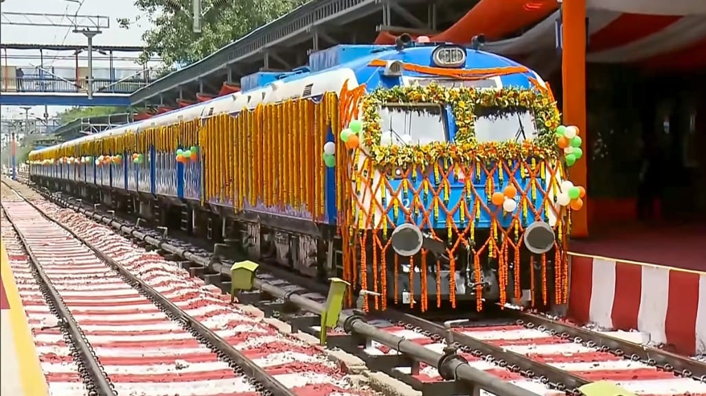 અમદાવાદ-સાંતરાગાછી વચ્ચે પૂજા સ્પેશિયલ ટ્રેન