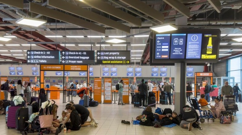 UK Flight Chaos: Hundreds Cancelled After Major Air Traffic Control Failure Triggers Global Aviation Disruption