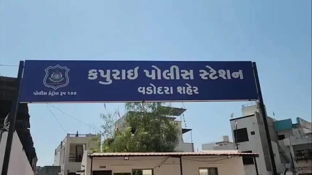 દારૂબંધી વચ્ચે મધ્યપ્રદેશથી પશુદાણની આડમાં રૂ.15.11 લાખનો દારૂ-બીયર લઈ આવતી ટ્રક ઝડપાઈ