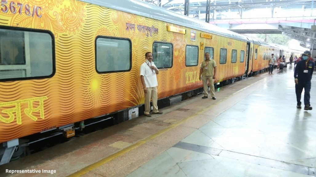 અમદાવાદ-નવી દિલ્હી રાજધાની એક્સપ્રેસ રદ, મુસાફરોની સુરક્ષાને ધ્યાને રાખી રેલવેનો નિર્ણય