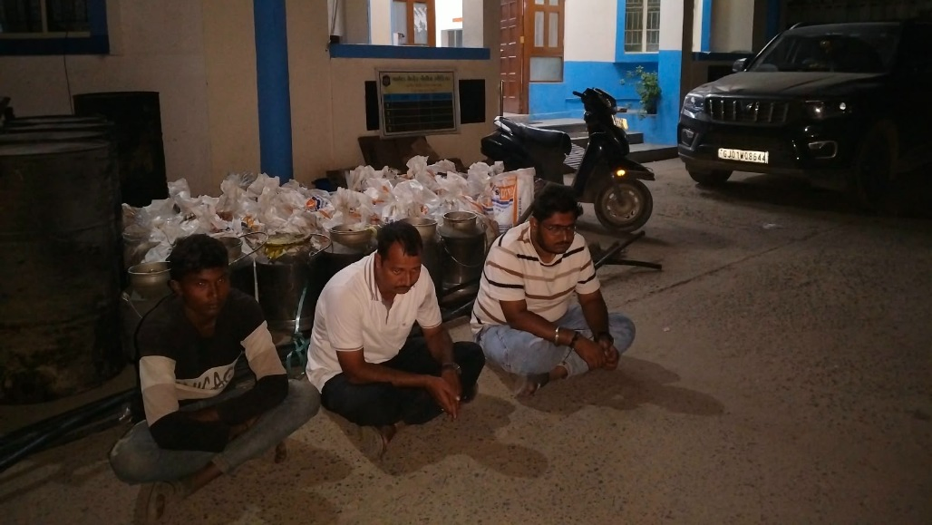 SMC Seizes ₹19.73 Lakh Worth of Country Liquor in Ahmedabad’s Sarkhej, Three Arrested