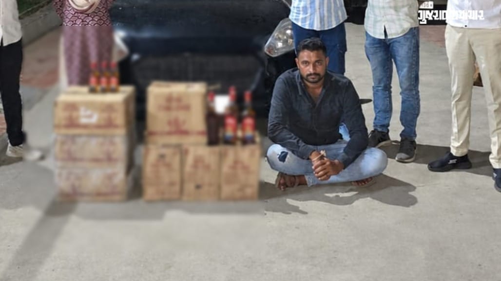 ધંધુકા નજીક કારમાંથી 192 બોટલ વિદેશી દારૂ ઝડપાયો