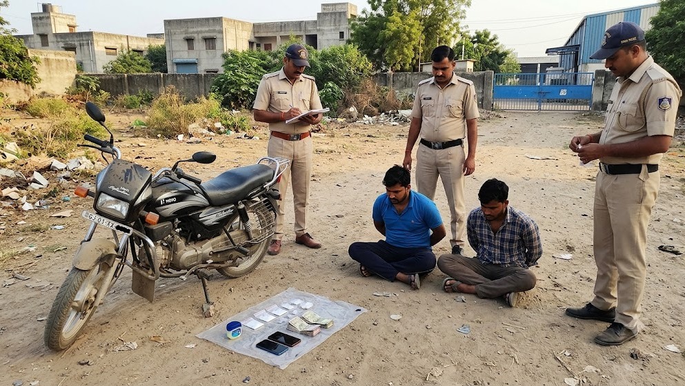 Odhav Police Catch Two Men Selling MD Drugs from Motorcycle at Neelkanth Estate