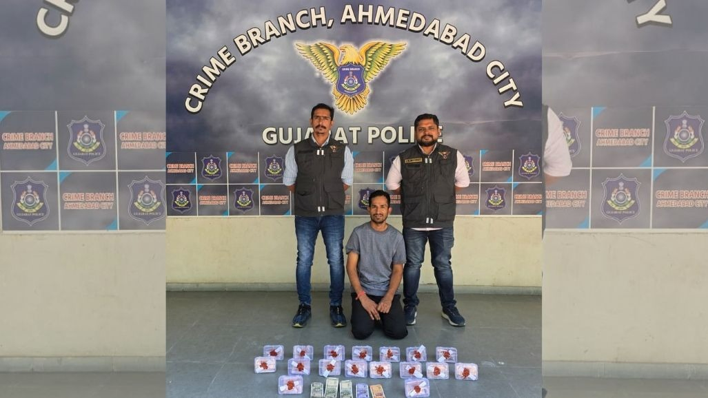 અમદાવાદ: શાહીબાગમાં વેપારીના ઘરે ચોરી કરનાર ઘરઘાટી 35 લાખના મુદ્દામાલ સાથે ઝડપાયો, ચોરીનો હિસ્સો મંદિરમાં દાન કરતો