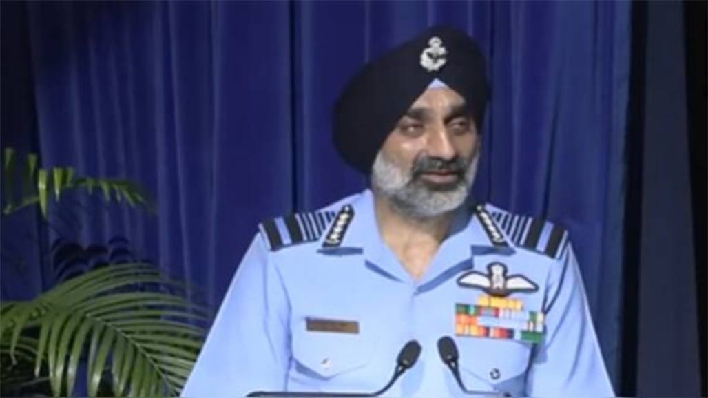 IAF ચીફ અમરપ્રીત સિંહે કેપ્ટન સ્મિત મચ્છરની હિંમત અને સમયસૂચકતાની કરી પ્રશંસા