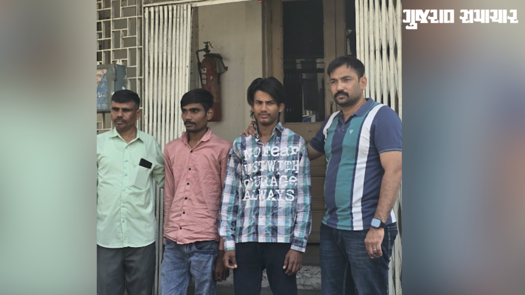 Delhi Duo Held for Duping Railway Passengers With Fake Currency Bundles