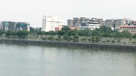 Ahmedabad Class 11 Student Allegedly Beaten With Stones by Schoolmates at Riverfront