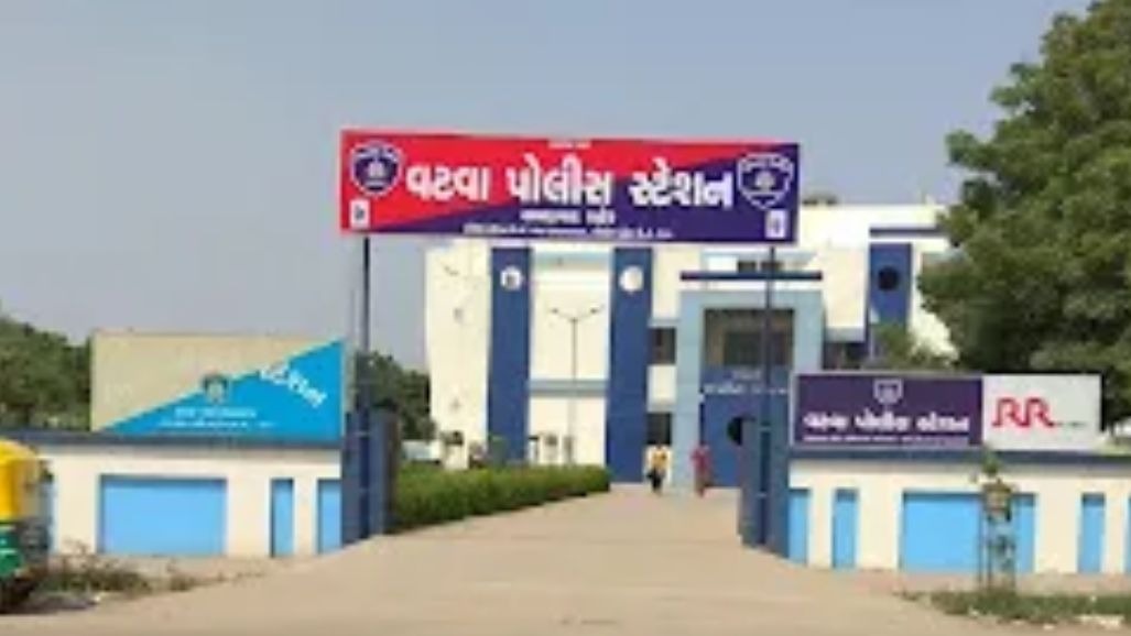 અમદાવાદ વટવાની ખાનગી હોસ્પિટલની કચરાપેટીમાંથી મૃત ભ્રૂણ મળ્યું, પોલીસે તપાસ શરૂ કરી