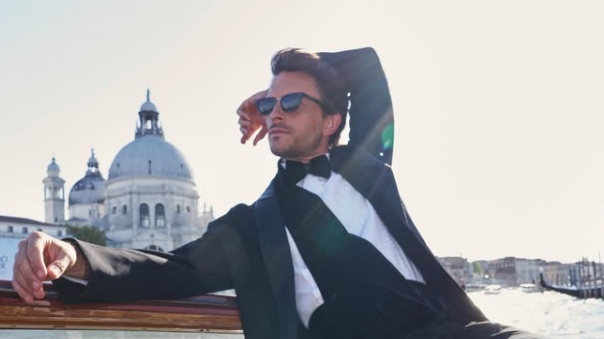 Dracula Returns, This Time In Jonathan Bailey’s Voice