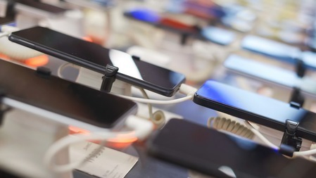India’s Smartphone Shipments Fall 26% to Decade-Low Third-Quarter Level