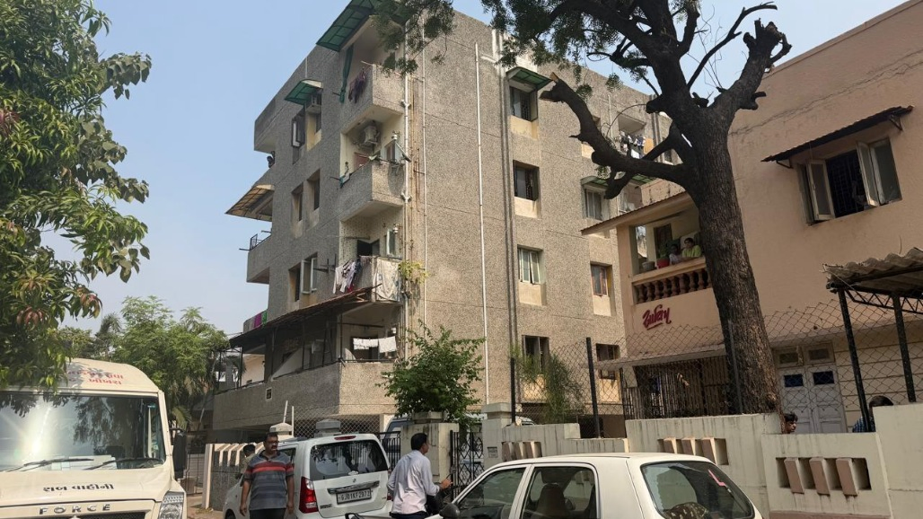 Elderly Woman’s Body Found Stuffed Inside Bag at Locked Ahmedabad Flat, Murder Suspected