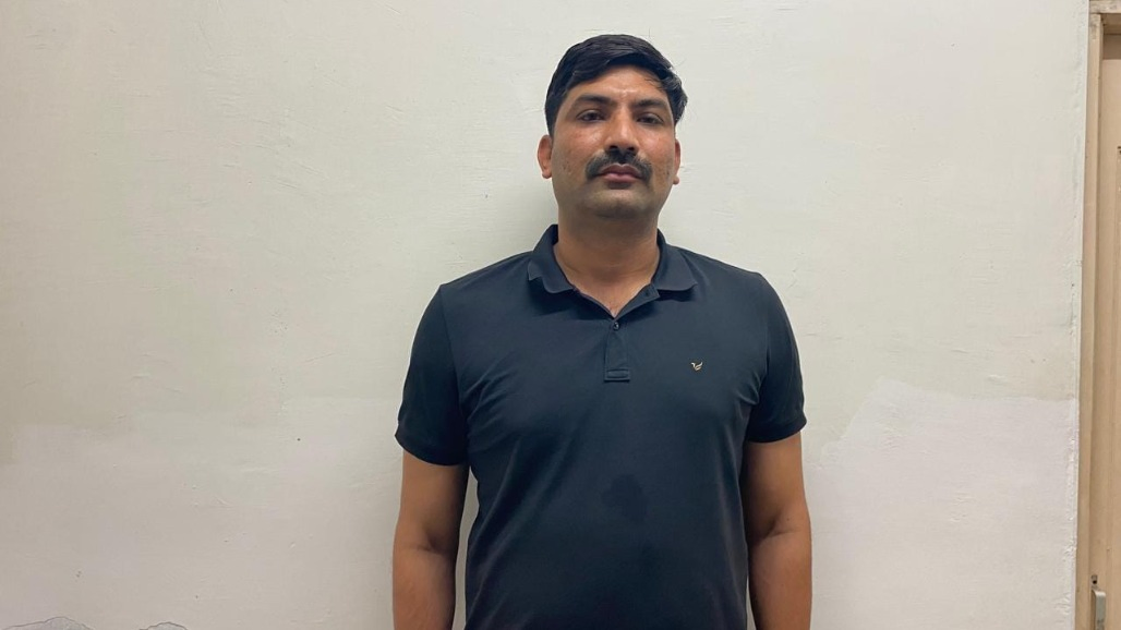 Anand ACB Catches Anklav Police Inspector Accepting ₹40,000 Bribe