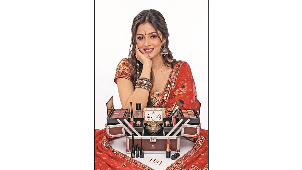 નવરાત્રિનો મેકઅપ પણ નવા જ પ્રકારનો હોય ને!