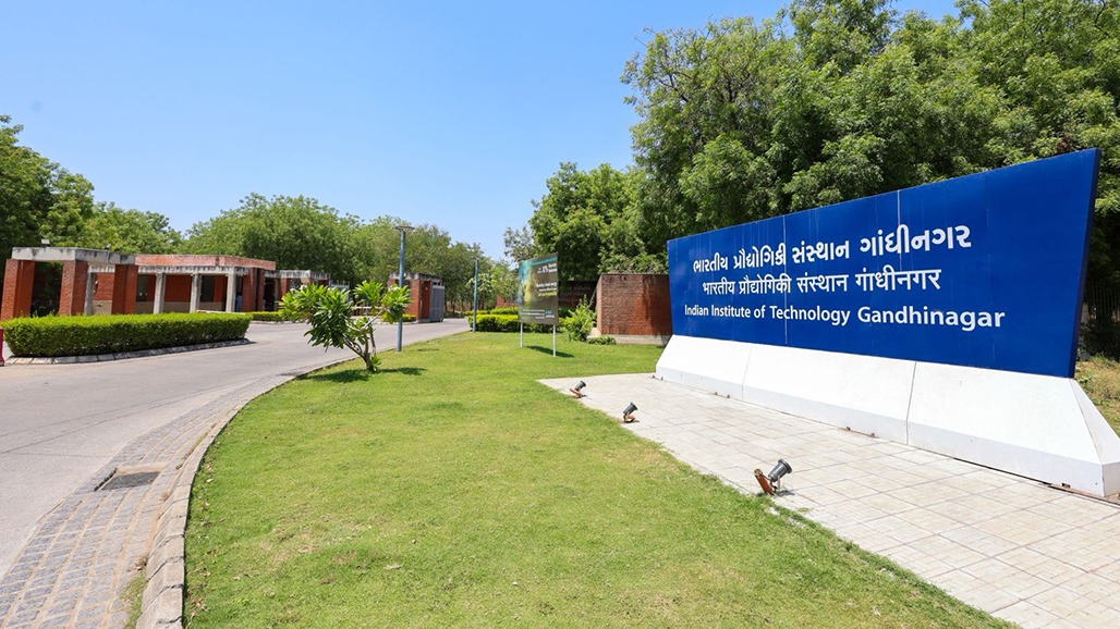 JEE ટોપર્સને ગુજરાતની IIT પસંદ નથી! ટોપ 1000માંથી 1 પણ ગાંધીનગર ન ગયો, બોમ્બેમાં પડાપડી