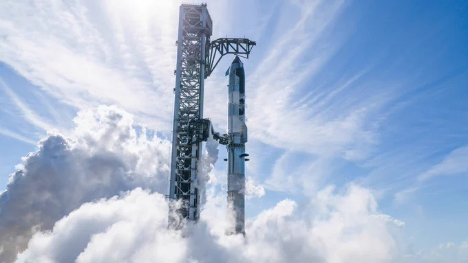 SpaceX Launches Google AI Chips into Orbit to Test Space-Based Data Centres