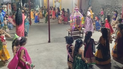 જામનગરની વંડાફળીની 64 જોગણી ગરબીમાં નાની બાળાઓની અનોખી આરાધના