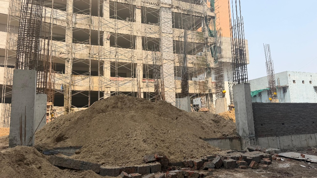 27-Year-Old Labourer Dies After Wall Collapses During Soil-Filling Work at LG Hospital in Ahmedabad