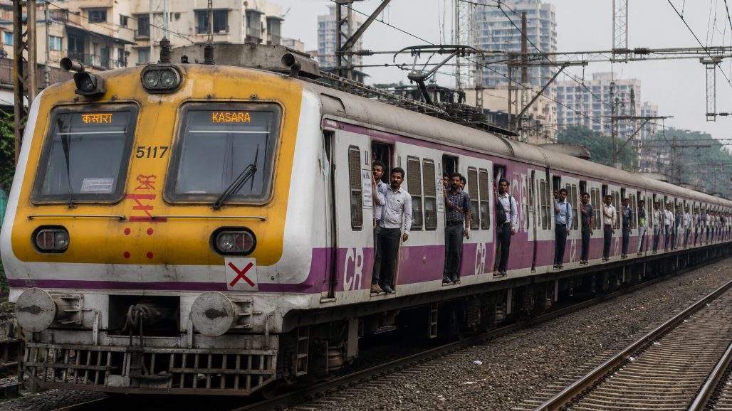 Mumbai Local Train Disruption: Station Fire Delays Services by 5 Hours, Commuters Walk on Tracks