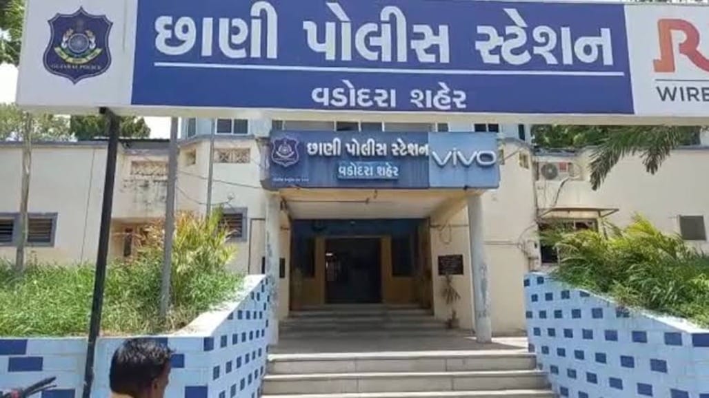 નકલી પોલીસે વૃદ્ધને ચાર તોલા દાગીના લૂંટી લીધા