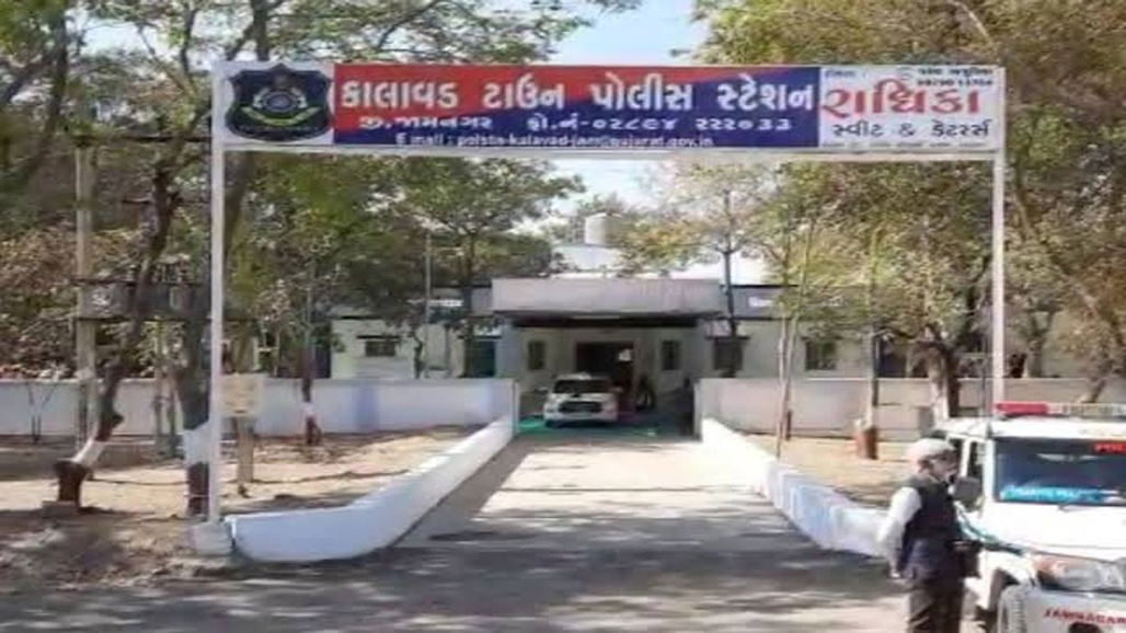 કાલાવડના જીવાપરમાં ભેંસો ચરાવવા બાબતે માલધારીને કુહાડો મારી જાનથી મારી નાખવાની ધમકી