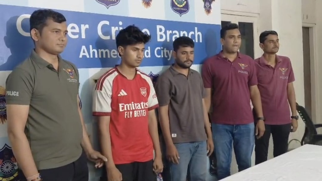 '686 Fake Garba Passes, ₹8 Lakh Fraud': Ahmedabad Crime Branch Arrests Two Over Instagram Ads for 25 Events