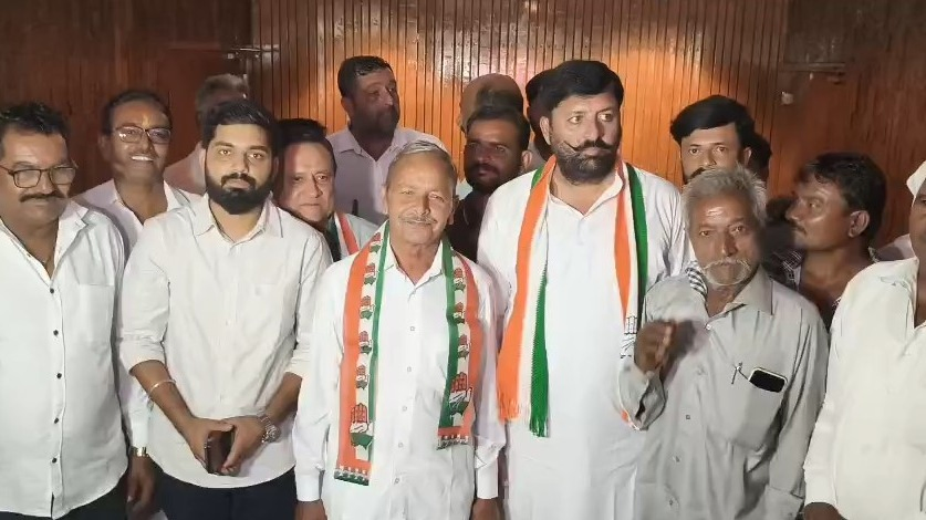 Former Kodinar MLA from BJP, J D Solanki Joins Congress In Rajkot