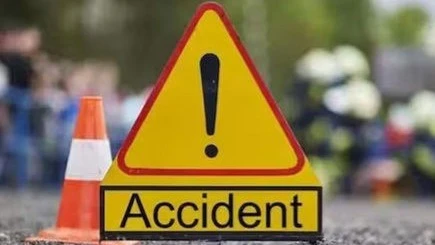 SG Highway Collision: 21-Year-Old Scooter Rider Dead, Pedestrian Injured