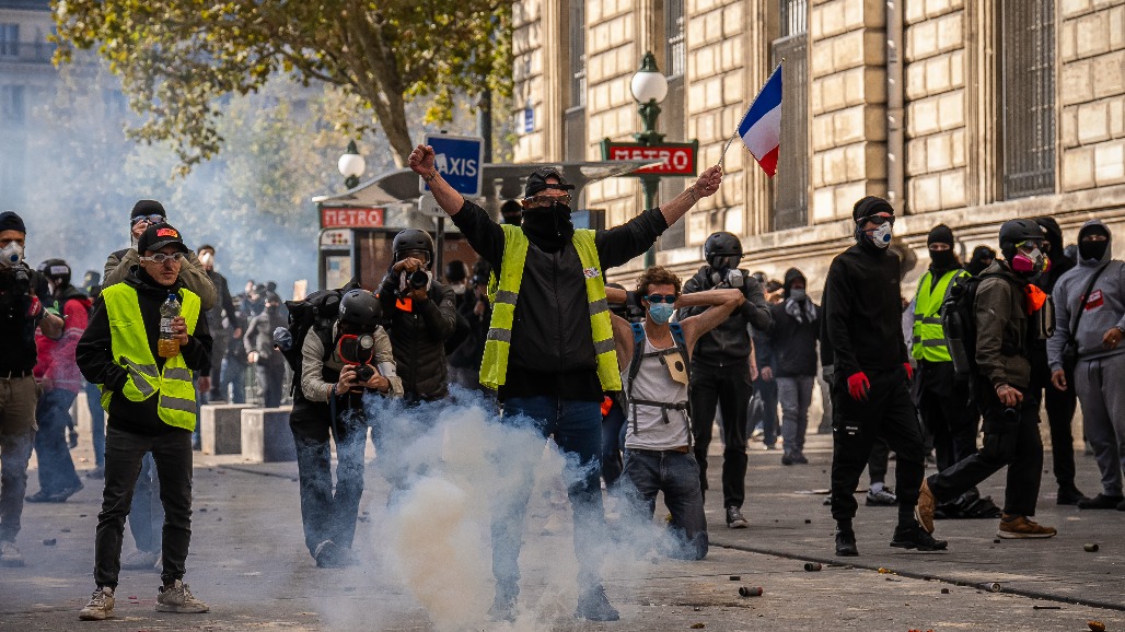 Paris School Protest - 3.JPG