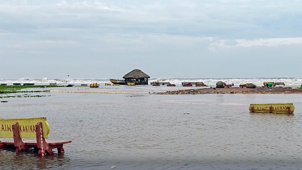 Three Killed, 31 Houses Damaged as Cyclone Arnab Hits Andhra Pradesh; Over 55,000 Evacuated