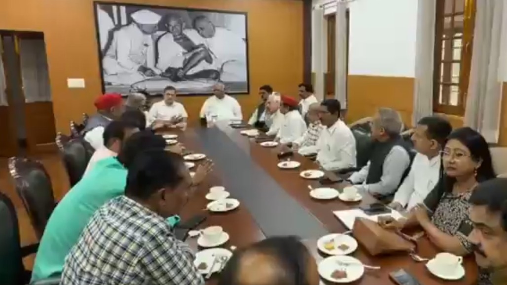 INDIA Bloc to Hold Mock Impeachment of CEC Gyanesh Kumar Today; 21 Opposition Parties Expected