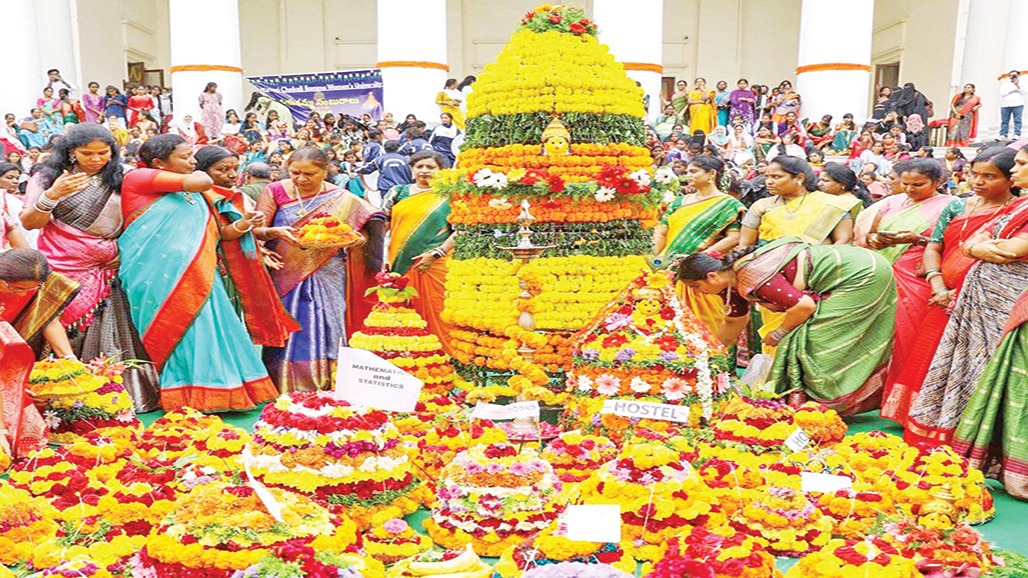 બથુકમ્મા : 'મા જીવંત હો જાઓ'ની લાગણી વ્યકત કરતો અનોખો ઉત્સવ