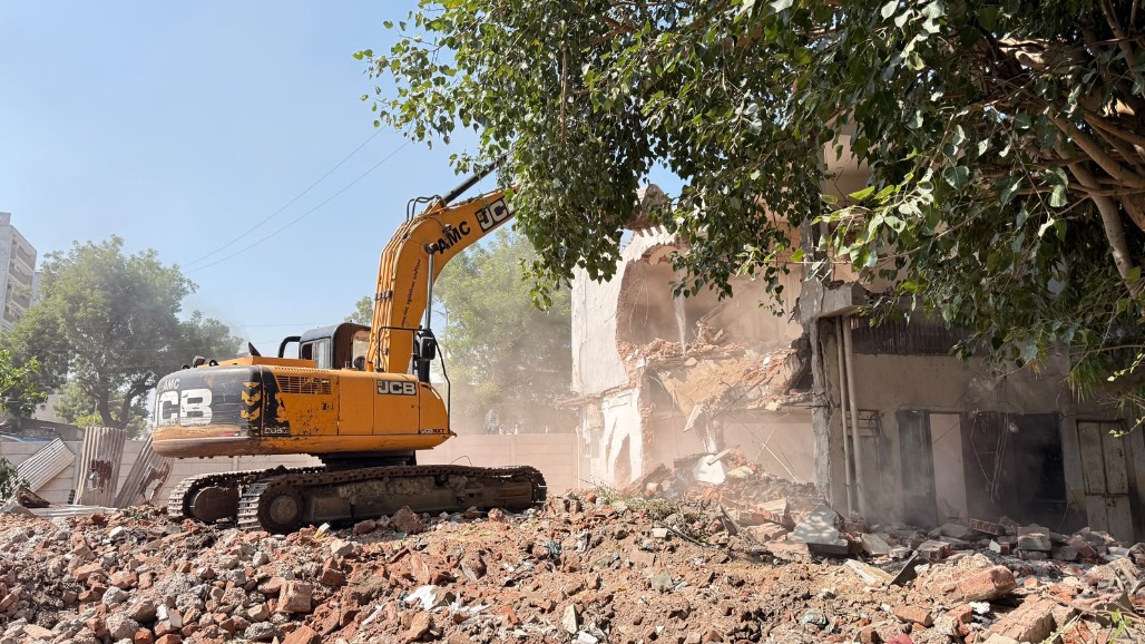 Major Demolition Drive in Ahmedabad: AMC Clears 80 Structures and Shops to Reclaim Reserve Plots and Open TP Roads