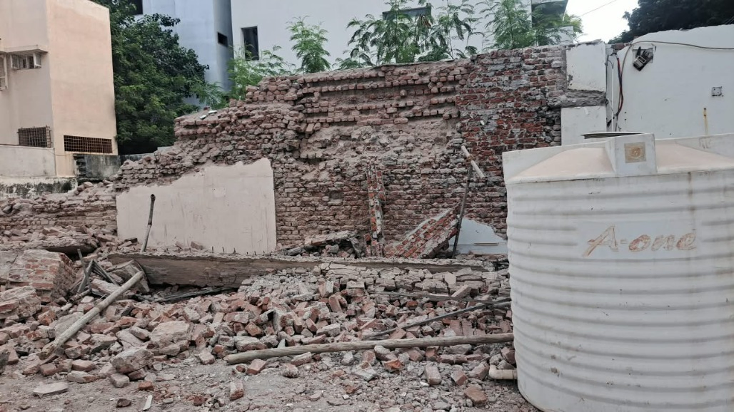 Labourer Killed, Two Injured After Dilapidated House Wall Falls in Jamnagar
