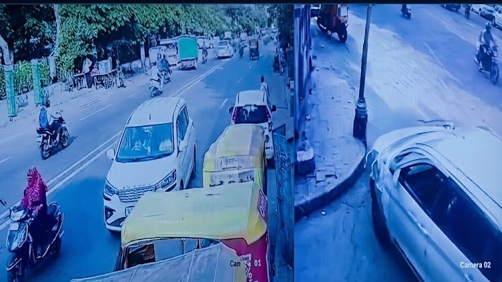 Tyre Burst Causes Car to Go Out of Control in Ahmedabad’s Shahibaug, Two Rickshaw Drivers Injured