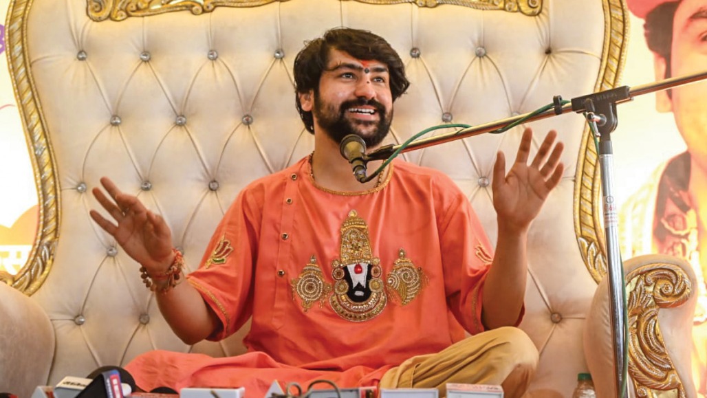 ‘મહિલાઓ બાગેશ્વર ધામમાં એકલી ન આવે’, તીર્થસ્થળો પર કલંકની ઘટનાઓ બાદ ધીરેન્દ્ર શાસ્ત્રીની અપીલ
