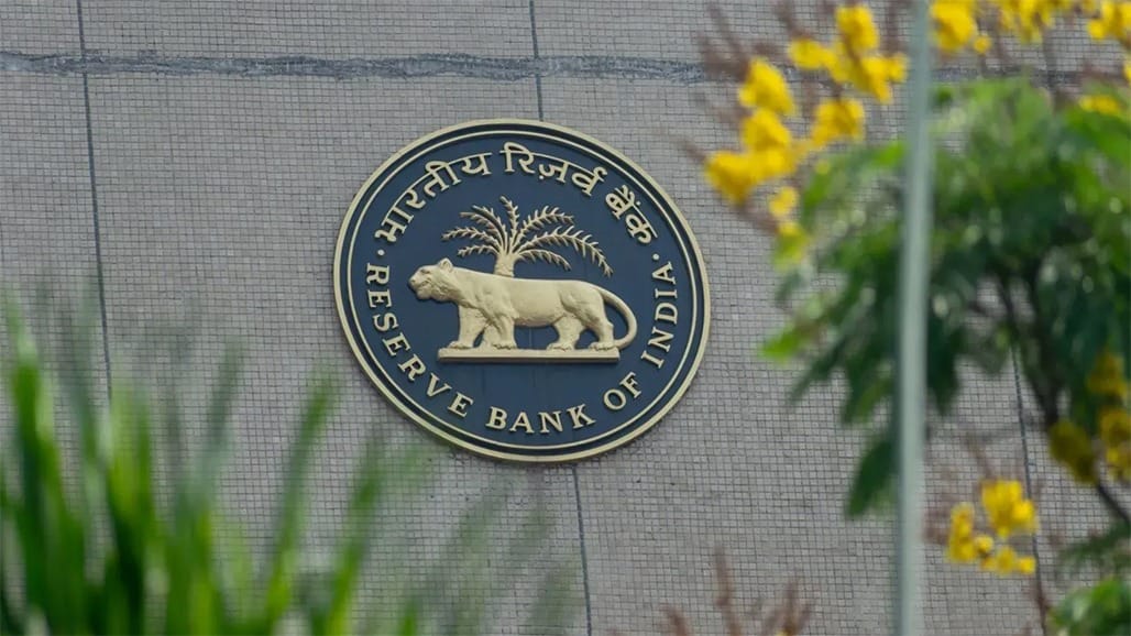 RBI દ્વારા વ્યાજદરમાં 0.25% વધારા બાદ લોન અને EMI મોંઘી થશે