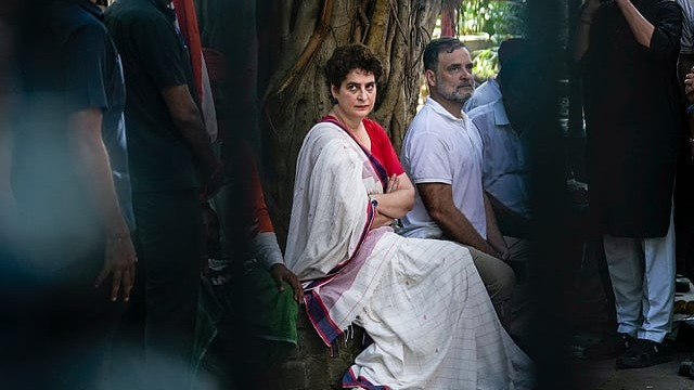 Rahul, Priyanka Gandhi Named In FIR Over Akashvani Bhawan Entry During Delhi Protest