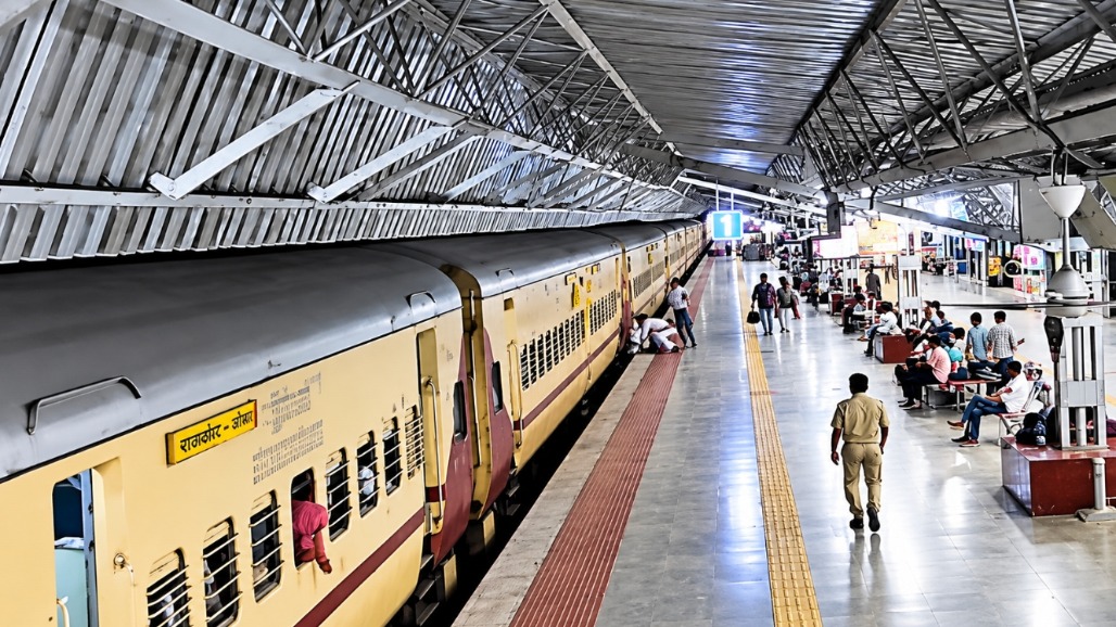 Jamnagar RPF Constable Saves 61-Year-Old Passenger Who Fell Between Train And Platform