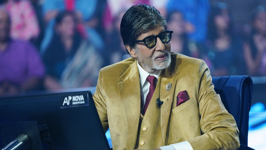 Amitabh Bachchan Reveals Knee Injury During KBC 18 Shoot, Dismisses Retirement Rumours