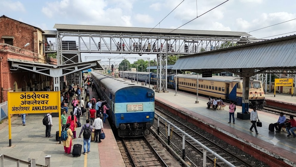 Railway Board Approves Two New Train Stoppages in Gujarat at Ankleshwar, Navsari