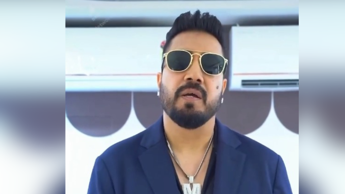 Mika Singh Defends Daler Mehndi Over Drunk Allegations, Says He Will Quit Singing if Claims Are Proven
